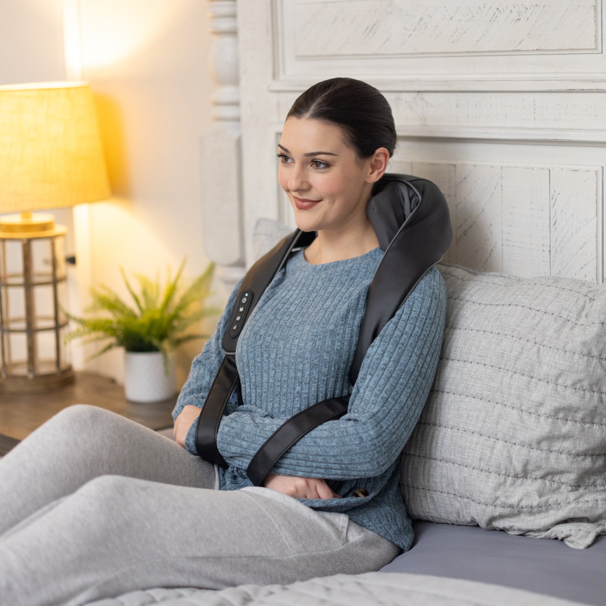 Zyllion Rechargeable 4D Shiatsu Neck and Shoulder Massager